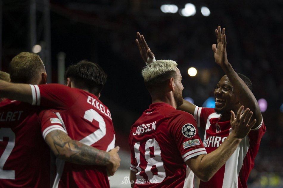 cs正致力 cs正致力